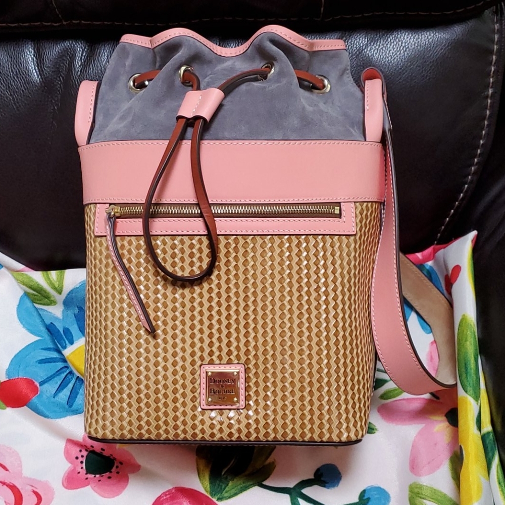 New Ladies Dooney & Bourke Bucket Bag